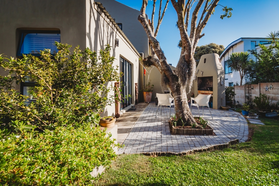 3 Bedroom Property for Sale in Herolds Bay Western Cape
